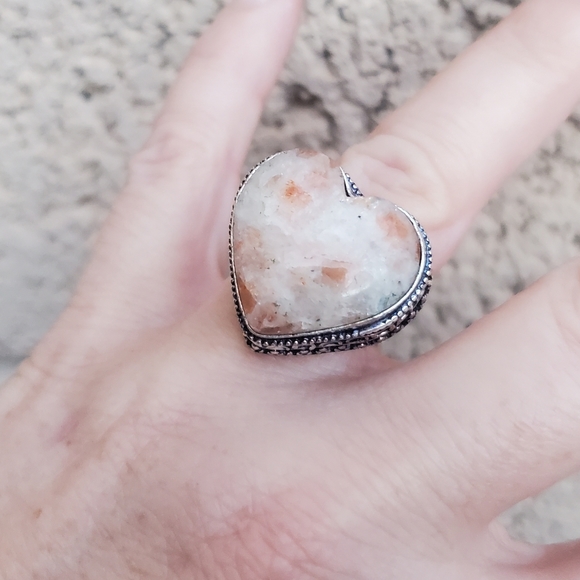 New Heart Shaped Sunstone 925 Silver Ring. - Picture 7 of 16
